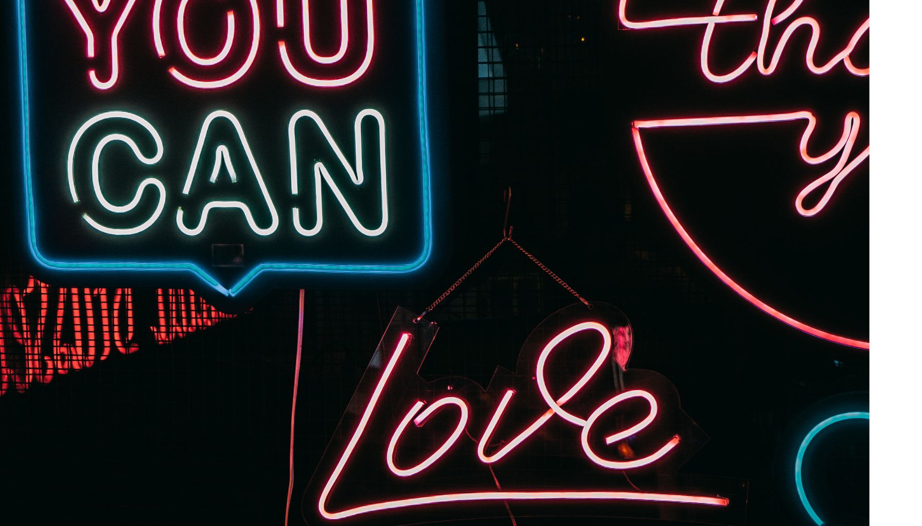 Neon na zamówienie – ile kosztuje personalizowany napis LED?