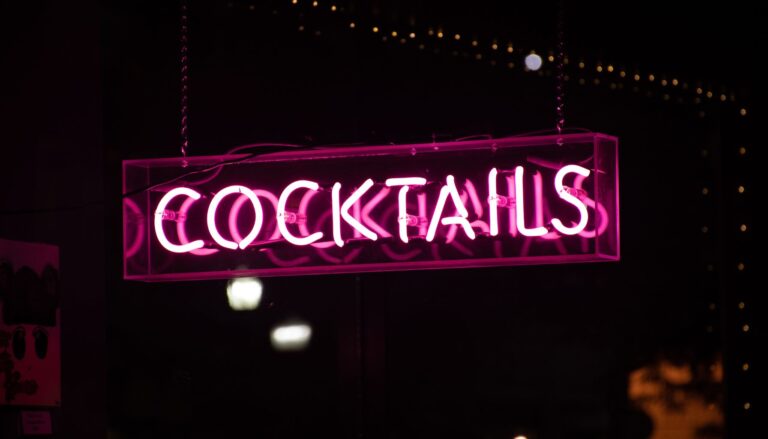 Neon LED 💡 – ile kosztuje projekt własnego napisu?