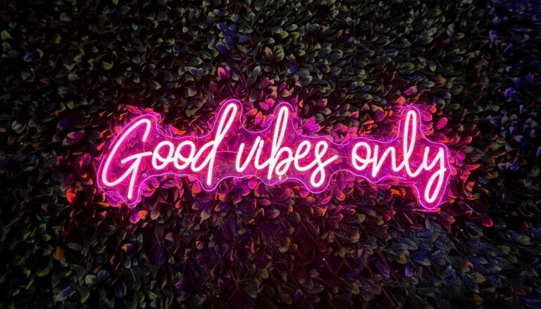 Czy neony LED są bezpieczne dla dzieci i zwierząt? Fakty i mity